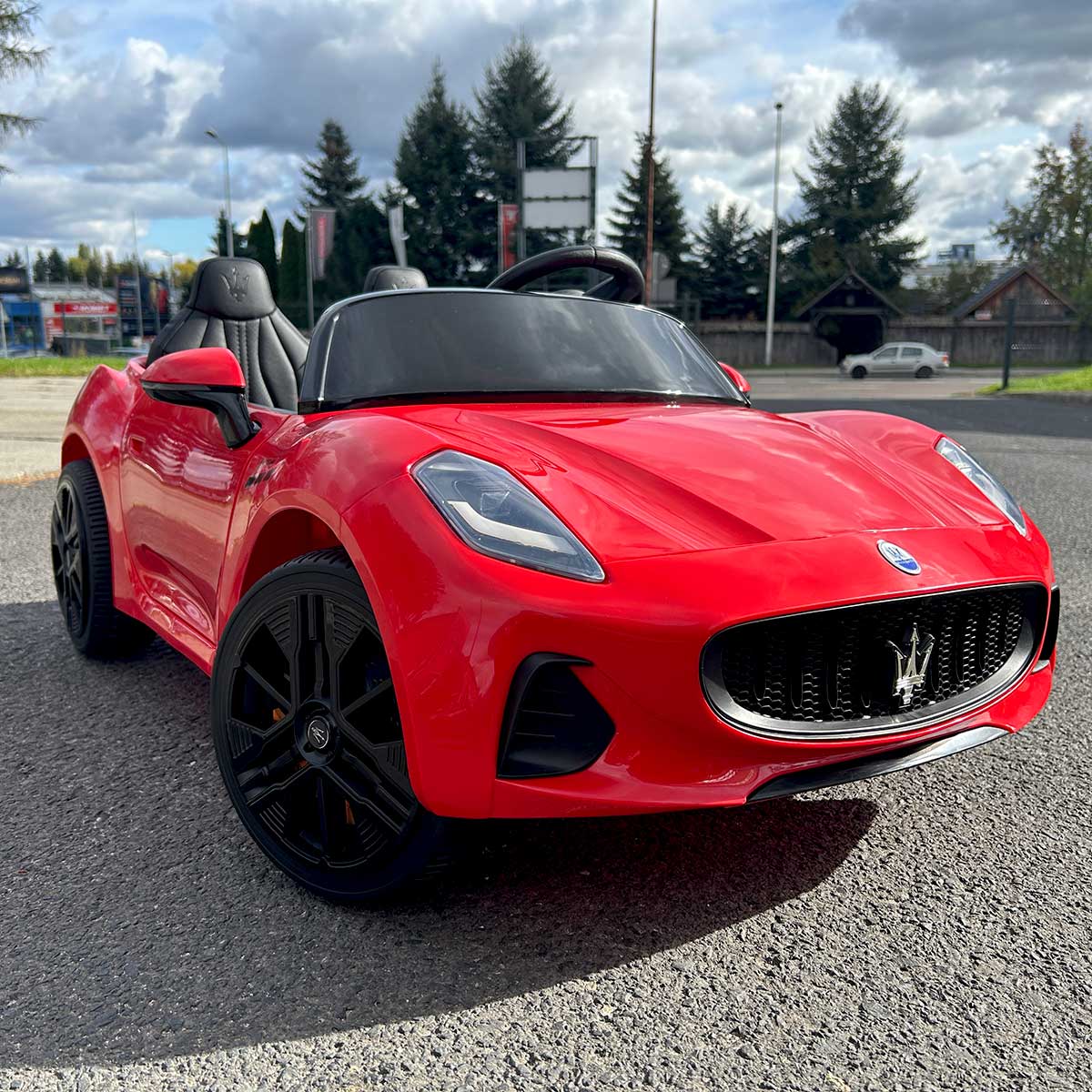 CAR-L-6 - Maserati GranTurismo Auto na akumulator dla dzieci 4x4 miękki fotel + miękkie koła EVA + LED + USB + pilot 2.4 G - obrazek 15
